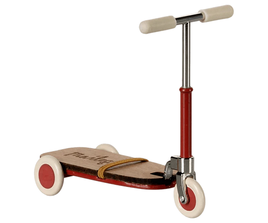 Maileg Kick board, Mouse - Red - Caitly