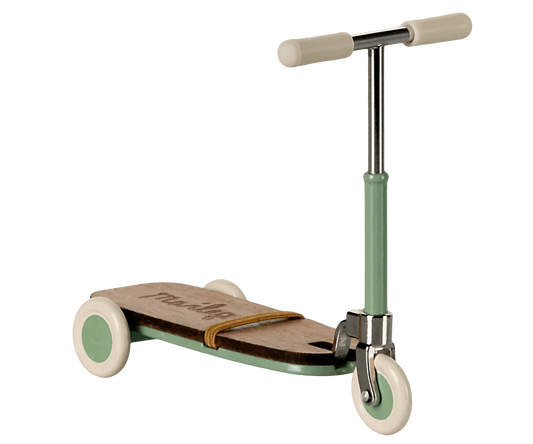 Maileg Kick board, Mouse - Mint - Caitly