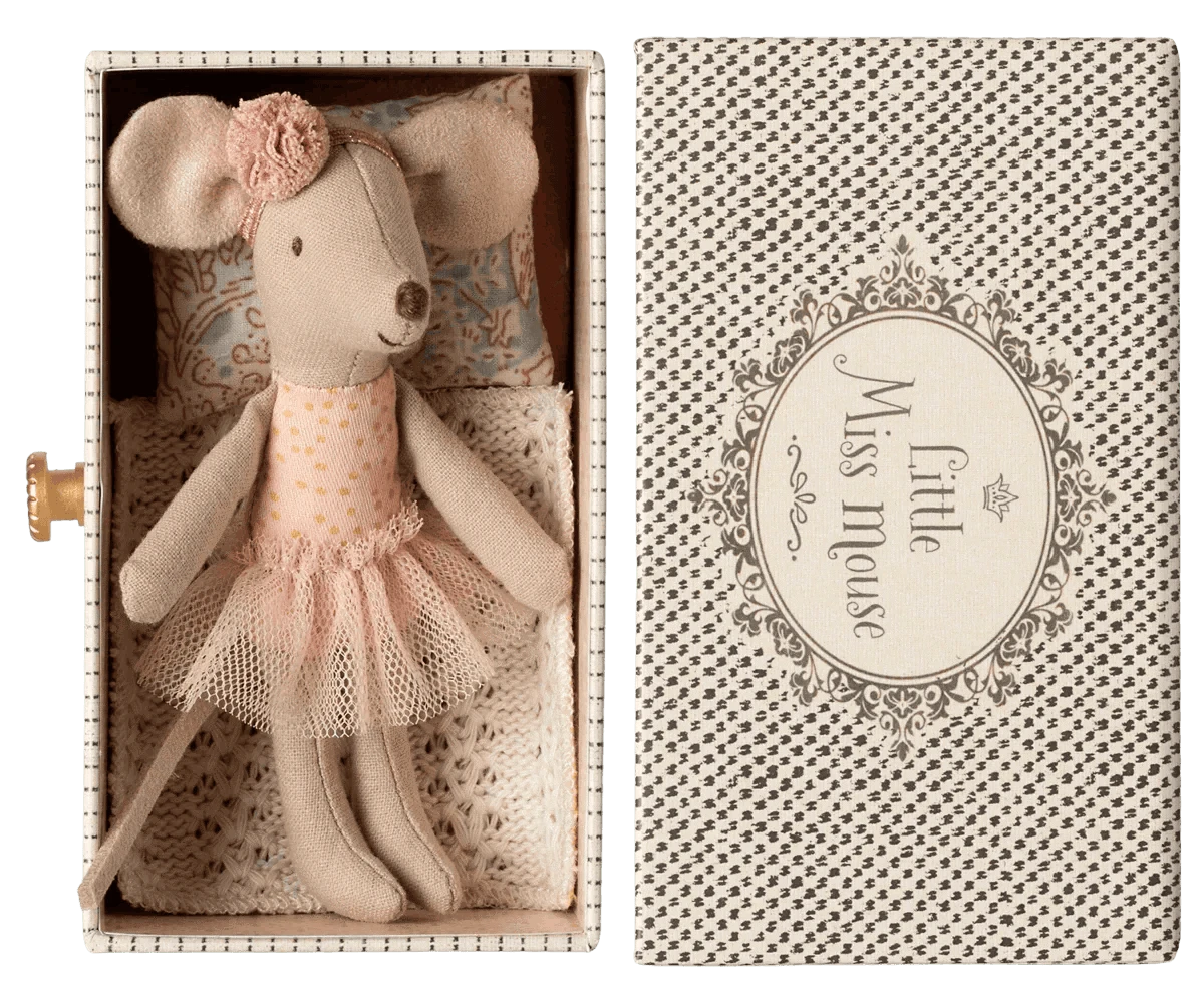 Dancing Mouse in Daybed, Little Sister - Caitly