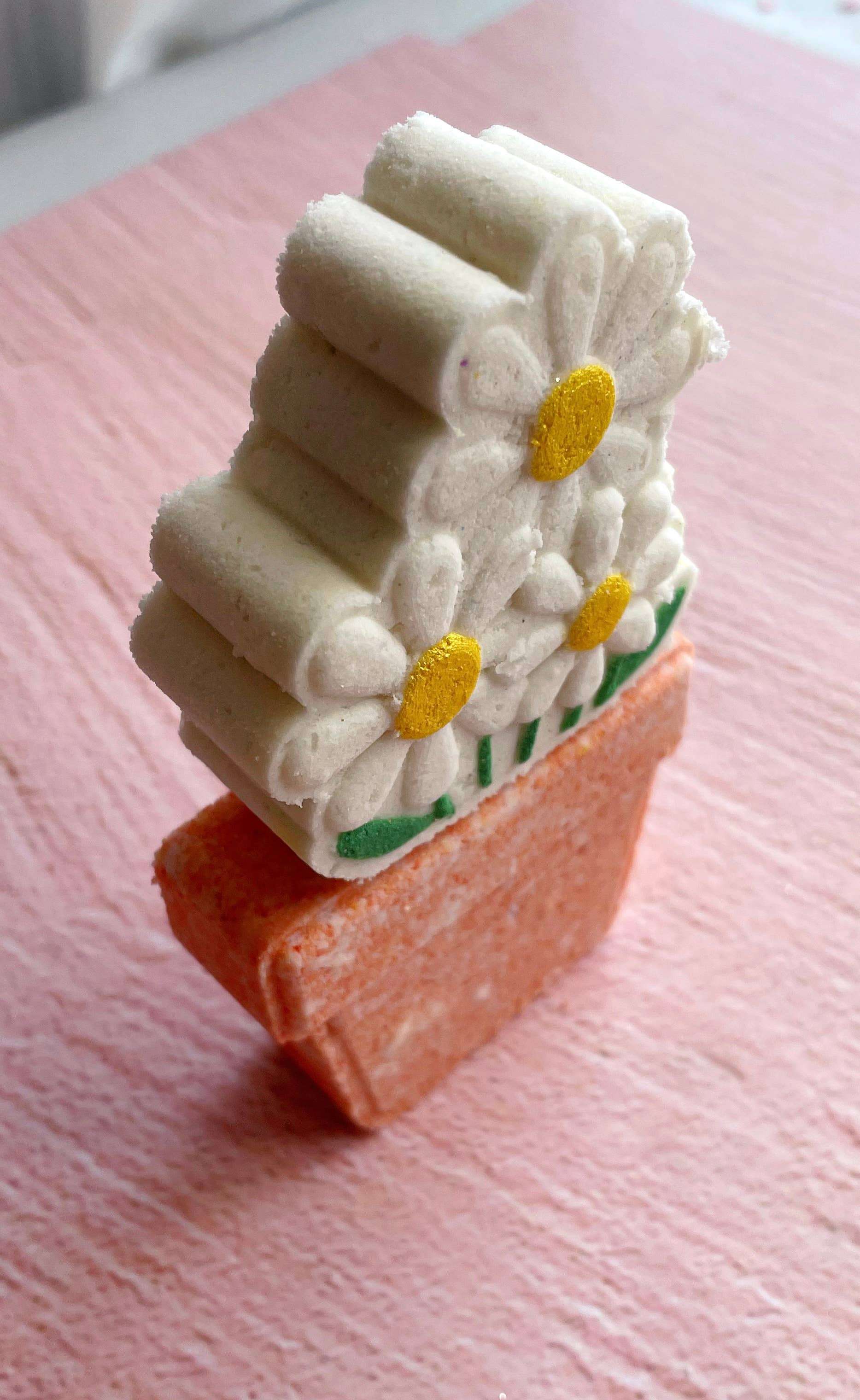 Pot of Daisies Bath Bomb - Caitly