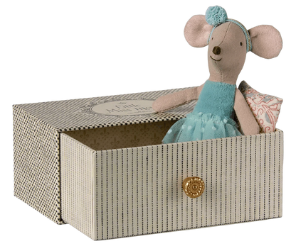 Maileg Dance mouse in daybed, Little sister - Blue - Caitly