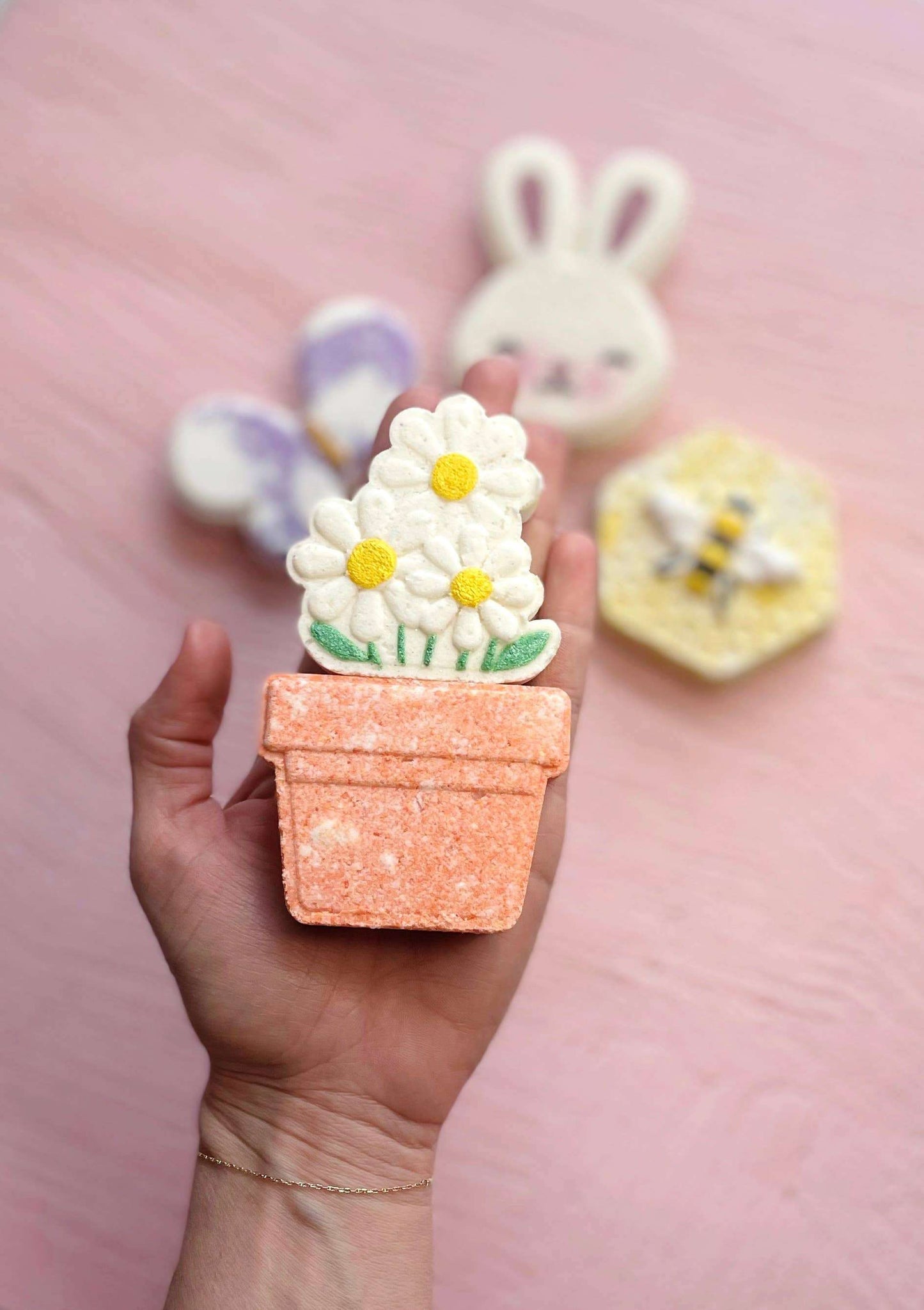 Pot of Daisies Bath Bomb - Caitly