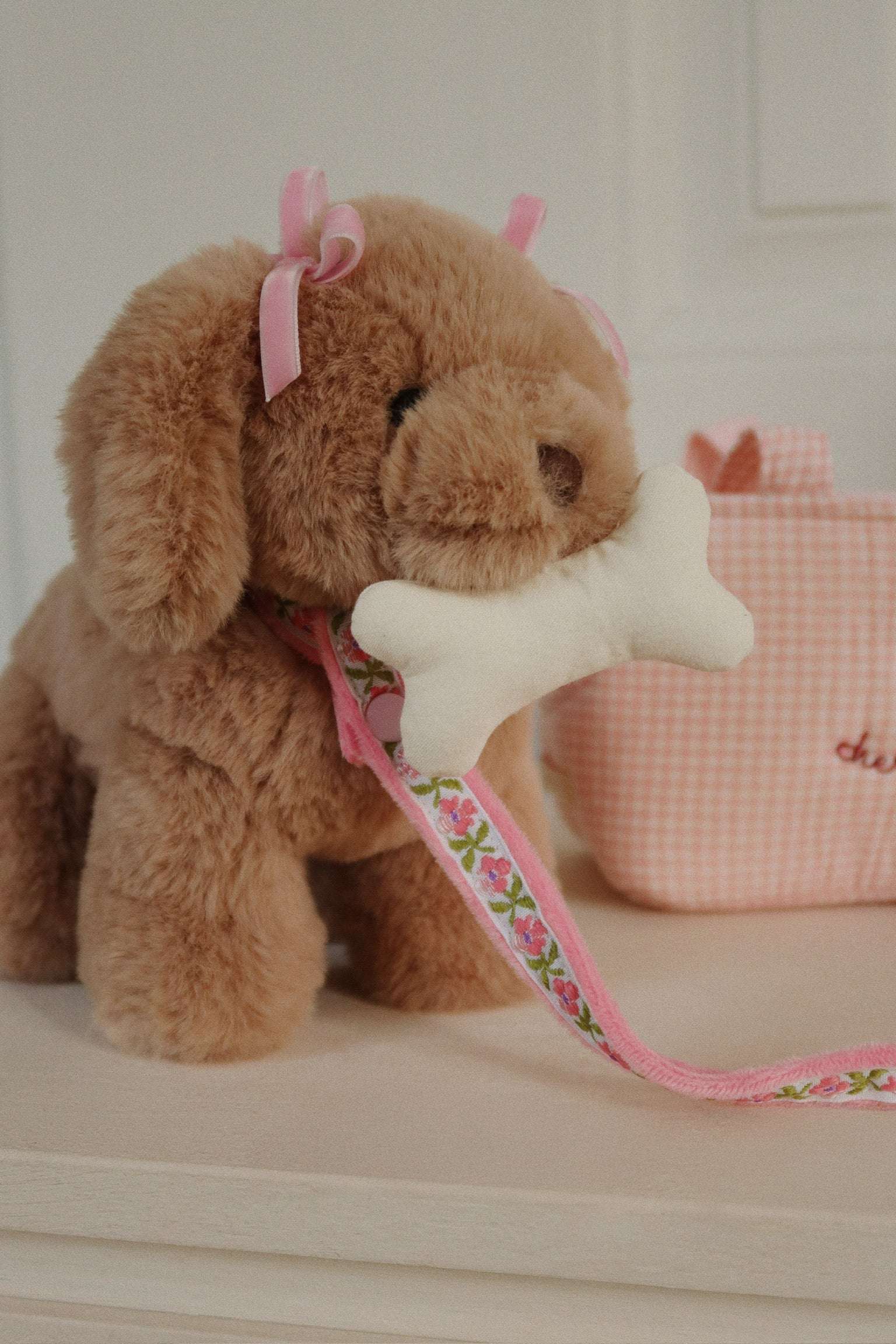 Konges Sløjd Maude Puppy plush toy, soft fabric dog with floppy ears, ideal for play and cuddling.